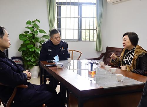 加强党建共建，亲昵警企关系